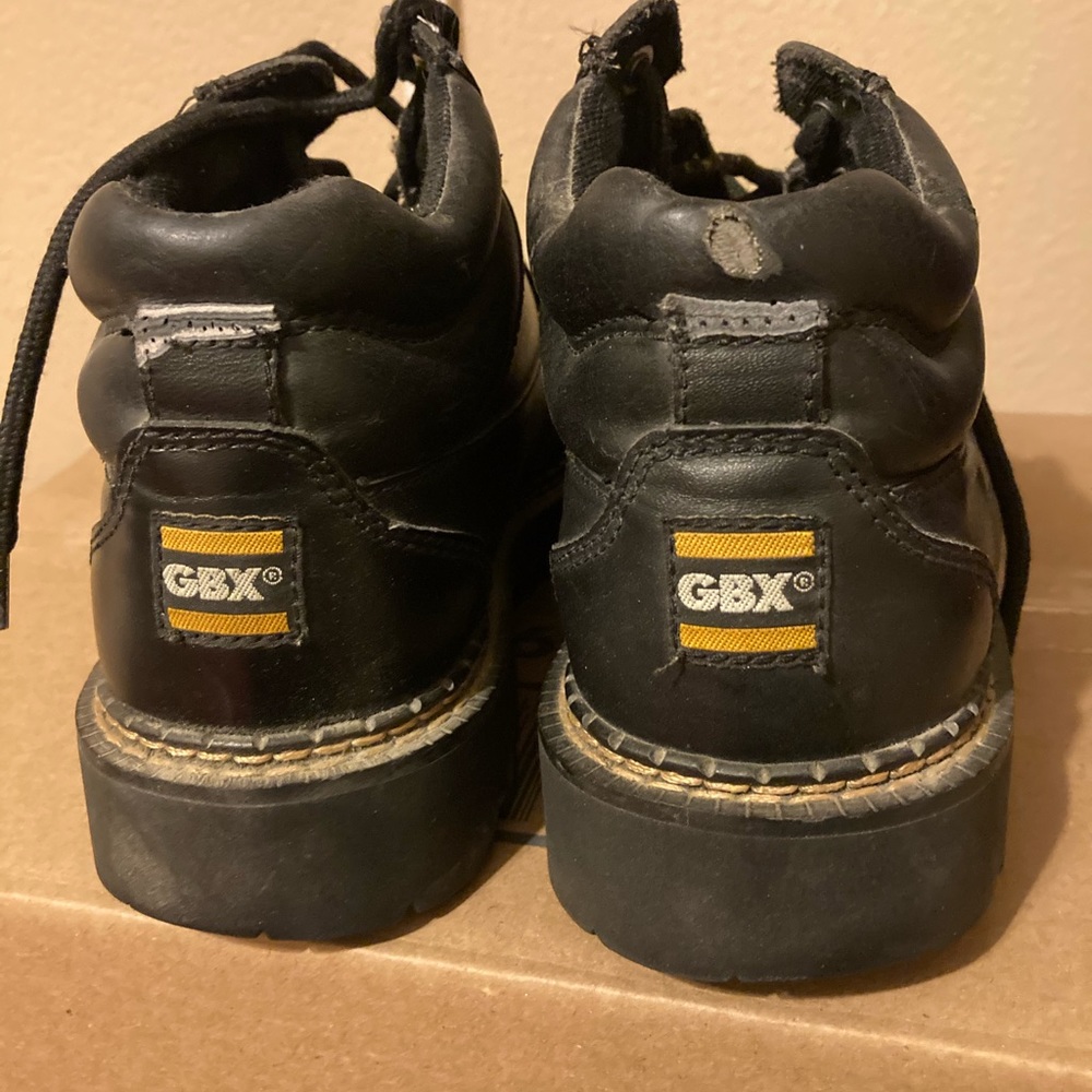 Shoes - Picture 2 of 4